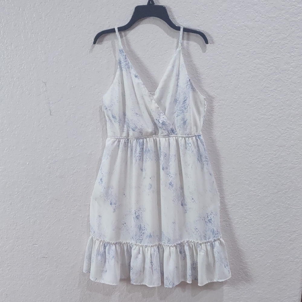 Sim & SamWhite and Blue Sleeveless Dress - Picture 3 of 17